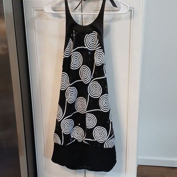Black and White Swirl Halter Dress - Picture 3 of 8